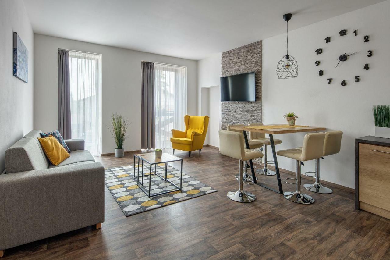 Apartmany Anicka เชเลซนารูดา ภายนอก รูปภาพ